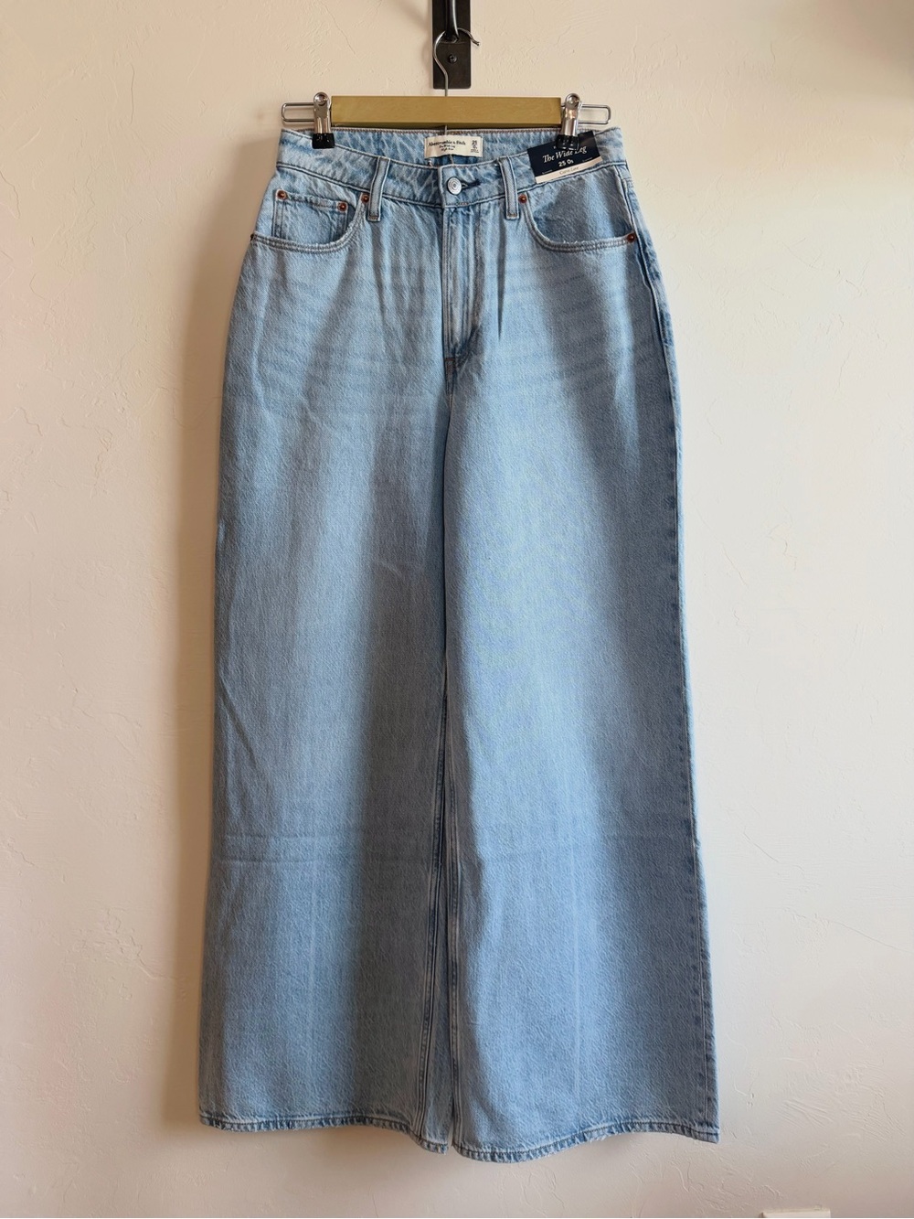 Abercrombie & Fitch Wide-Leg High-Rise Jean